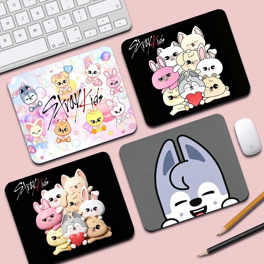 Desk Setup Kpop - Kpop Stray--Kids S-skzoo แผ่นรองเมาส์เกมการ์ตูนสุดเท่สำหรับขนาดเล็กแผ่นรองเมาส์สำหรับเล่นเกมคีย์บอร์ดเกมเมอร์แผ่นรองเม้าส์โต๊ะคอมพิวเตอร์
